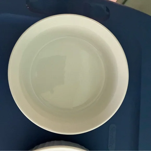 Corning Ware French White Round 2 1/2 and 1 1/2 Qt Casserole Dishes with Lids - Picture 9 of 16